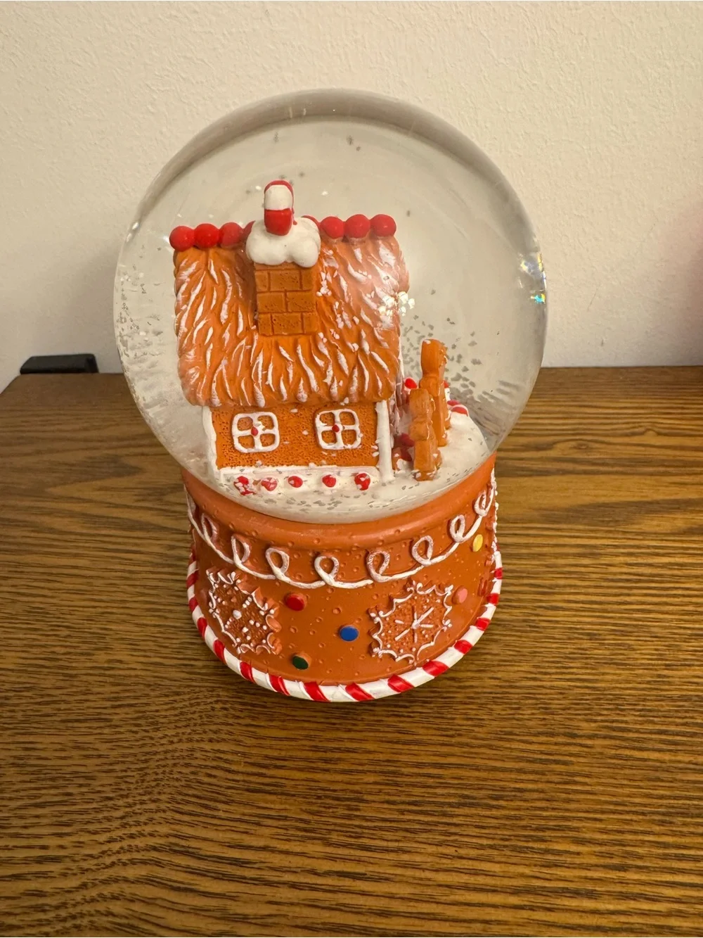 Gisela Graham Musical Gingerbread House Christmas Snow Globe EUC